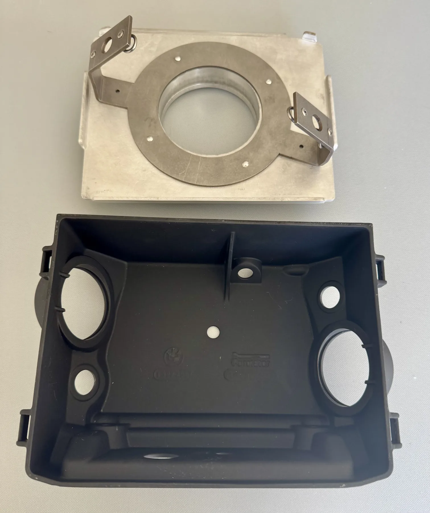 Custom aluminum lid above the original BMW Airhead lower airbox pan
